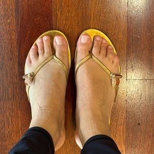 Gucci buttery fly slides, straps are a light pink  . Size 8